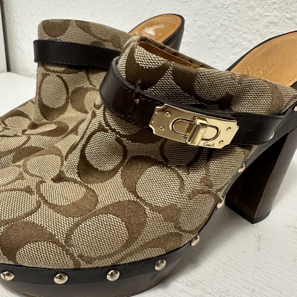 Coach Jodi Tan Signature Canvas Peep-Toe Clog Heels with Gold Buckle y2k vintage - Picture 7 of 12